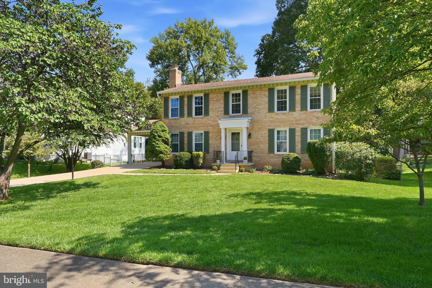 709 Mckinley St Ne Property Photo 1
