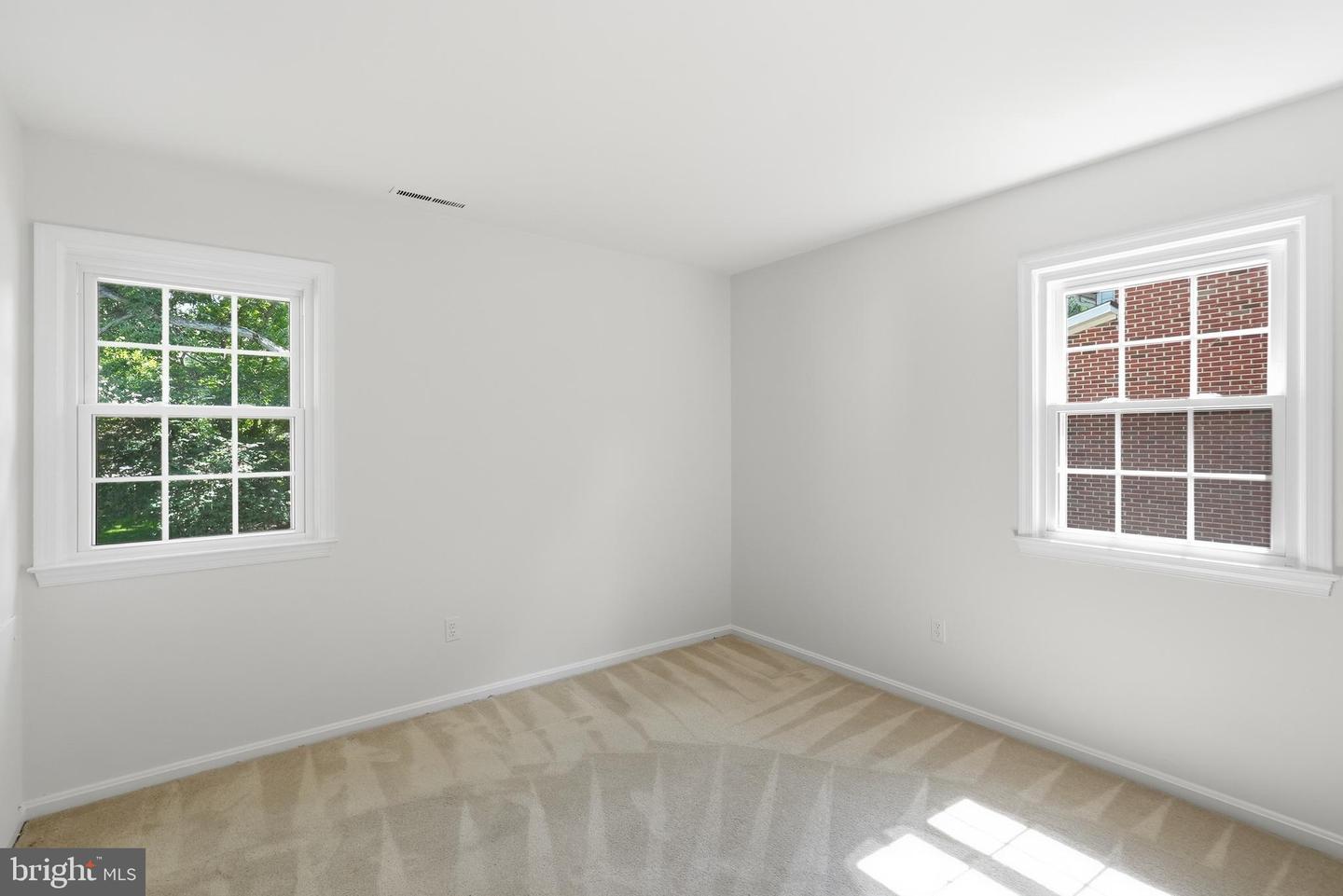 709 Mckinley St Ne Property Photo 33