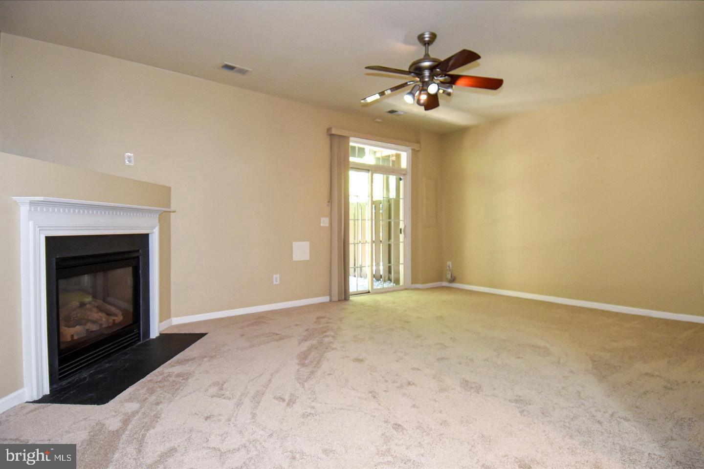 7810 Locust Leaf Ln Property Photo 5