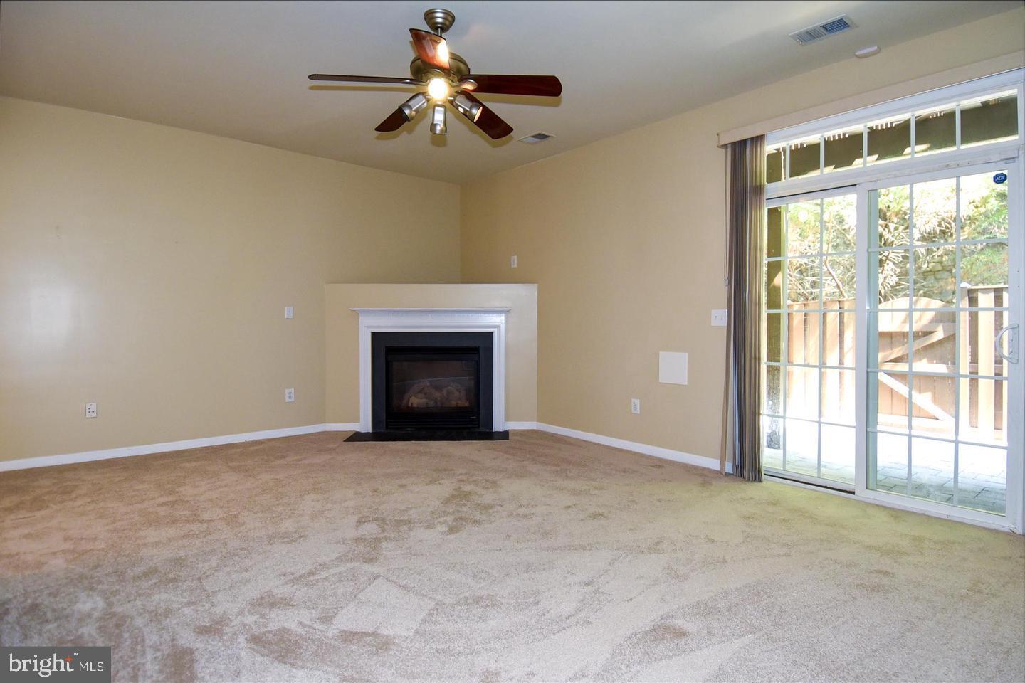 7810 Locust Leaf Ln Property Photo 6