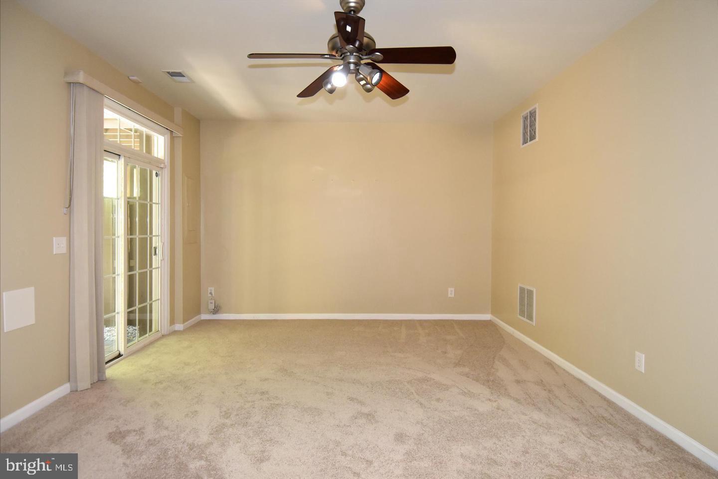 7810 Locust Leaf Ln Property Photo 24