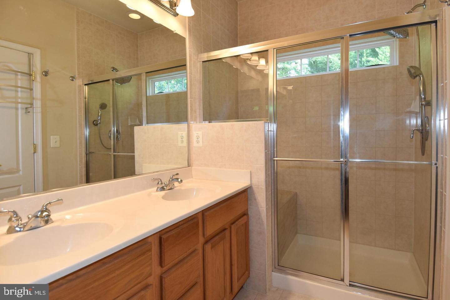 7810 Locust Leaf Ln Property Photo 32