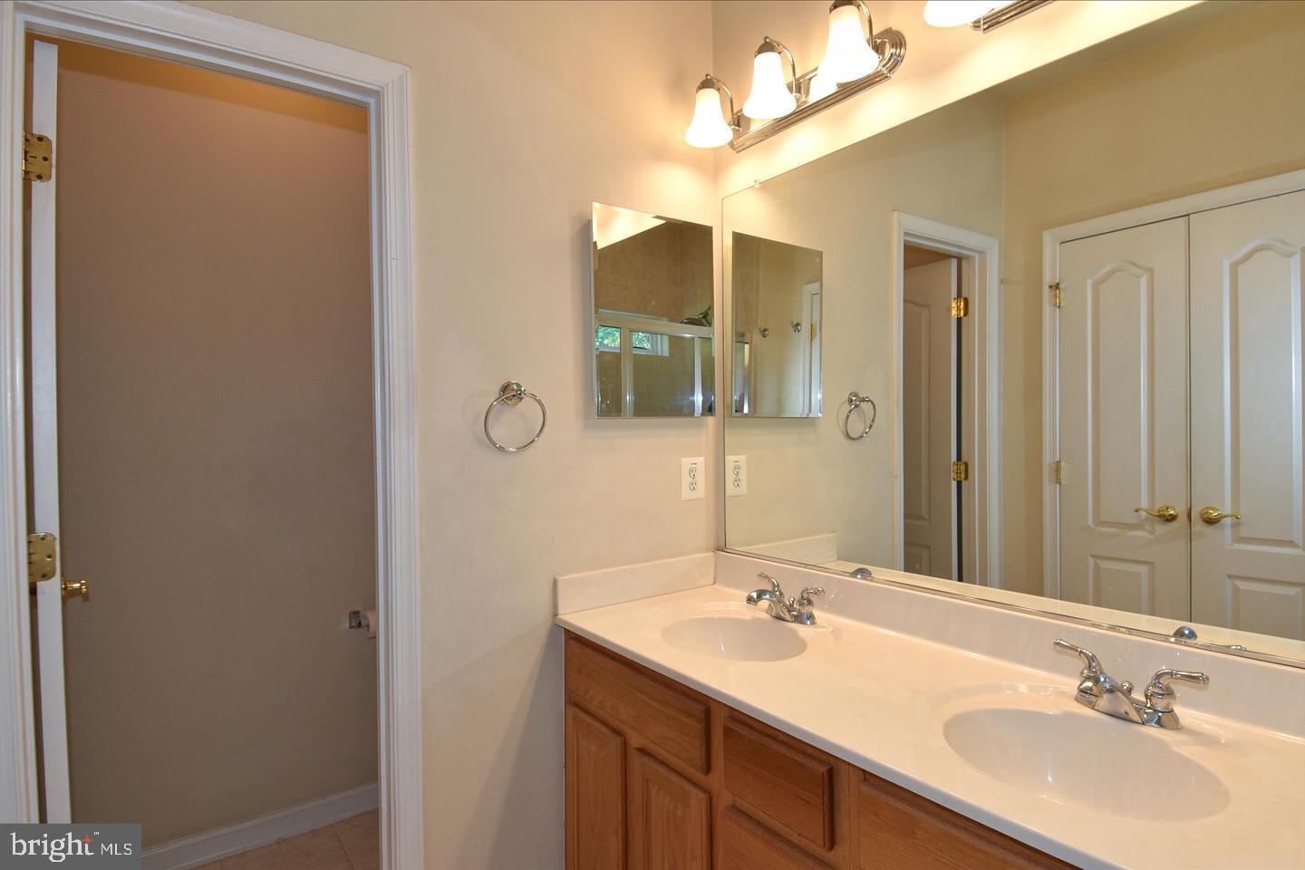 7810 Locust Leaf Ln Property Photo 33