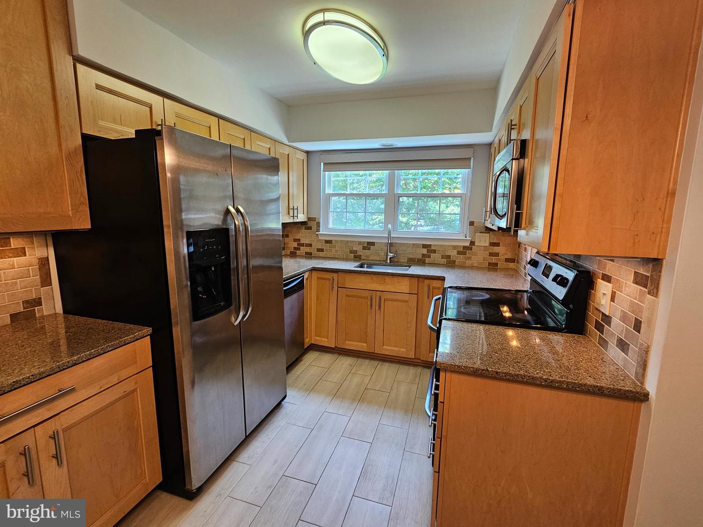 12109 Greenway Ct #101 Property Photo 2