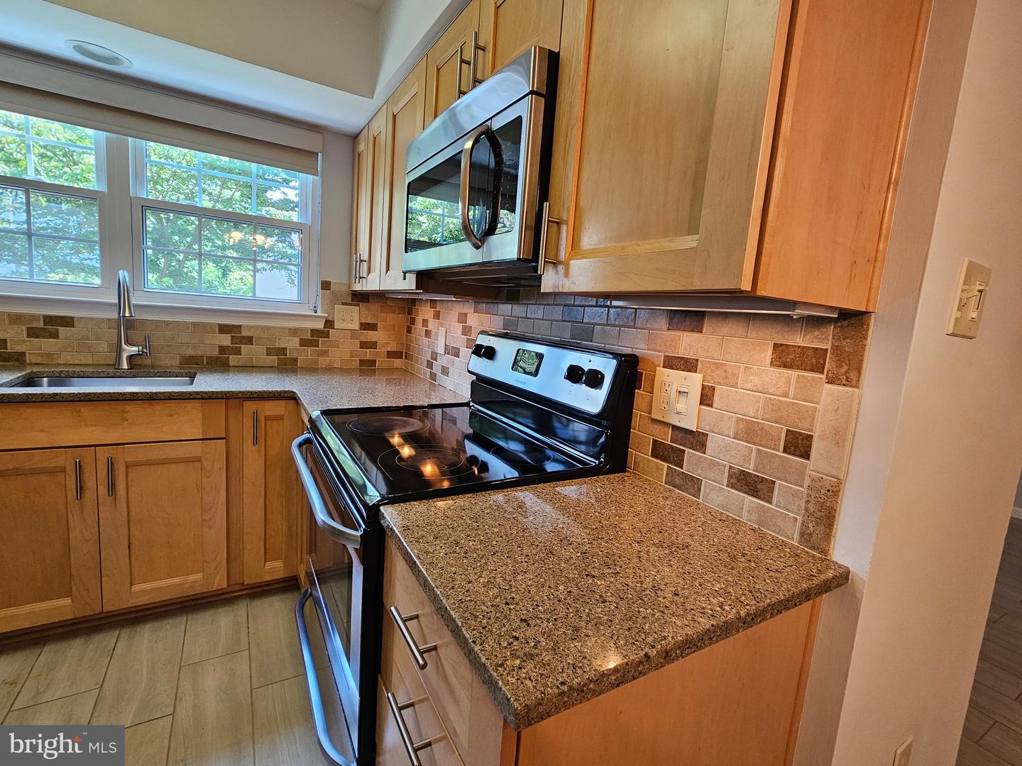12109 Greenway Ct #101 Property Photo 3