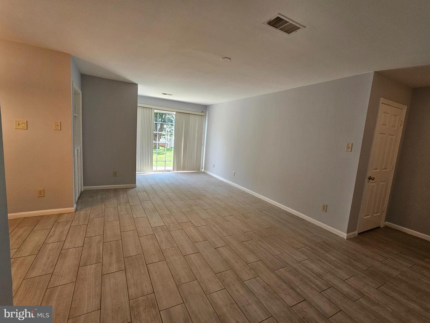12109 Greenway Ct #101 Property Photo 5