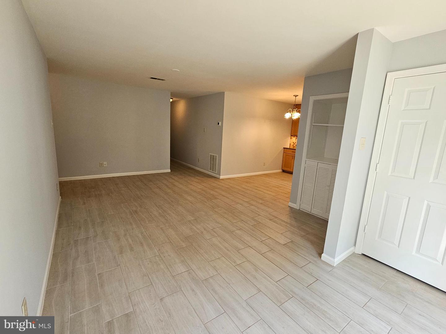 12109 Greenway Ct #101 Property Photo 6