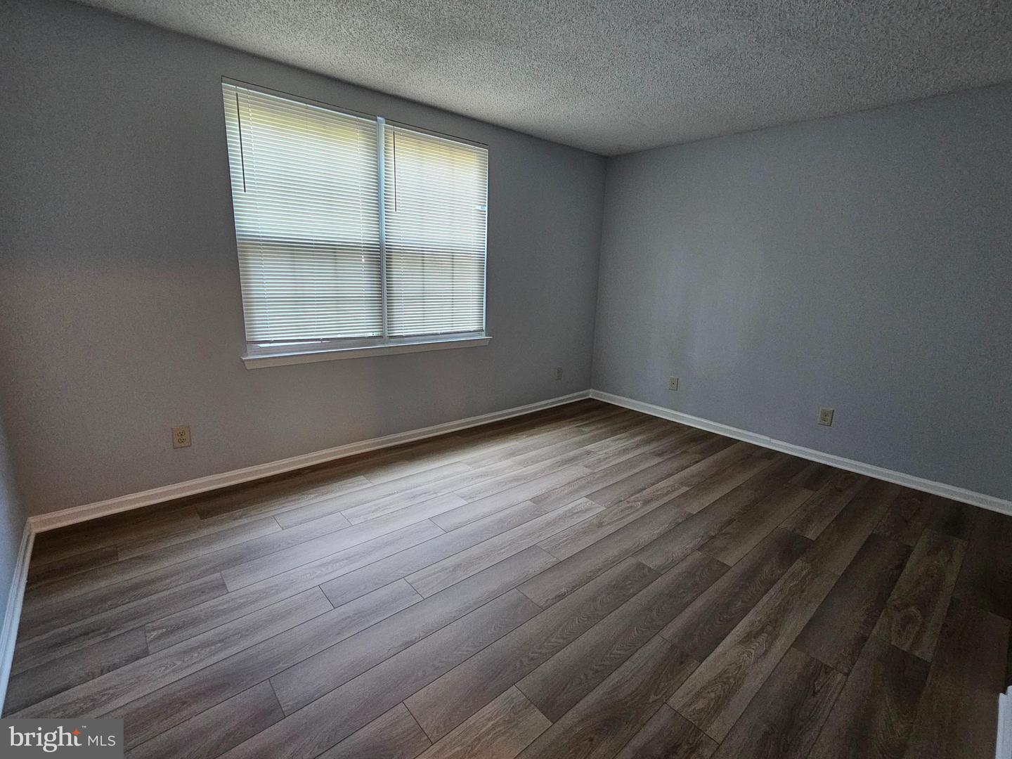 12109 Greenway Ct #101 Property Photo 7