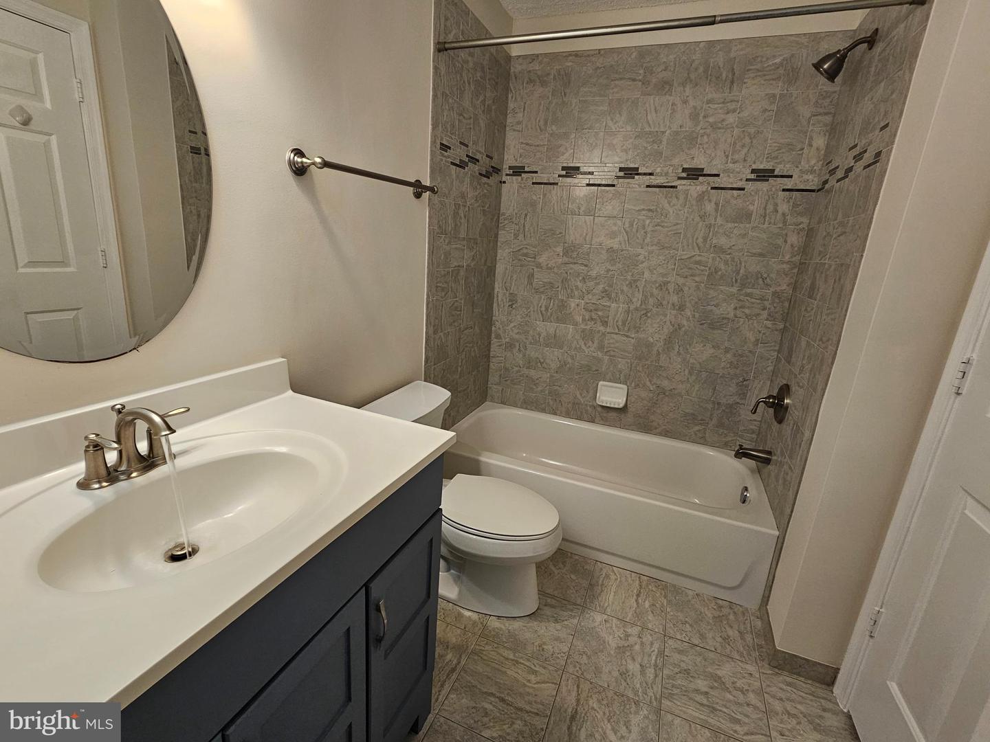 12109 Greenway Ct #101 Property Photo 8