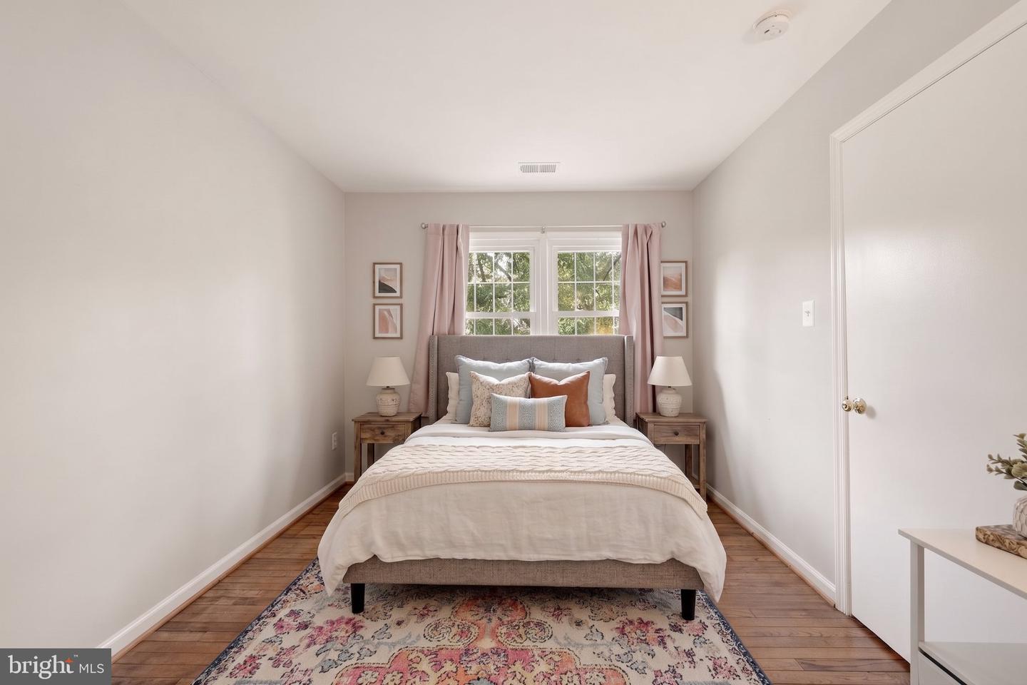 6003 Queenston St Property Photo 15