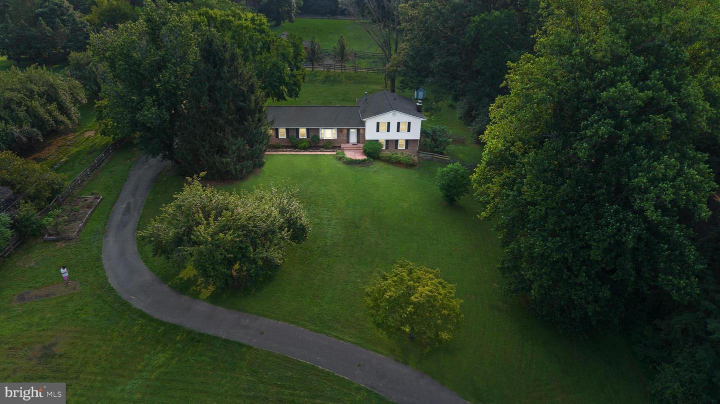 6907 Clifton Rd Property Photo 5
