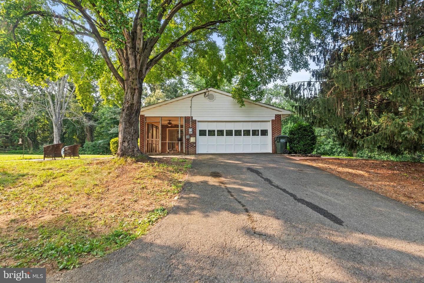 6907 Clifton Rd Property Photo 17