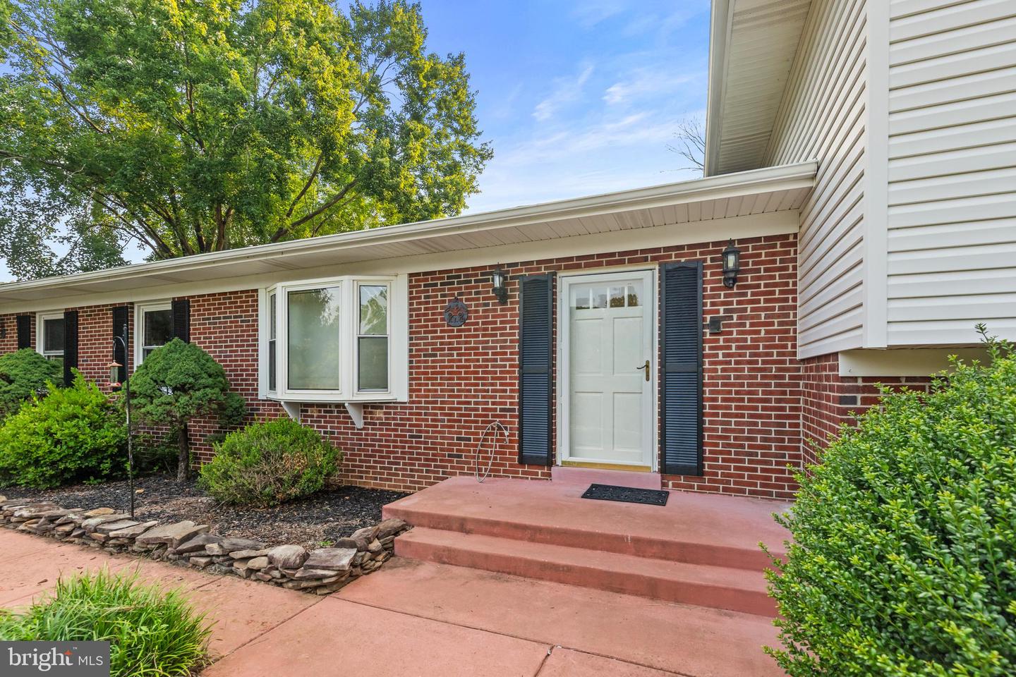 6907 Clifton Rd Property Photo 18