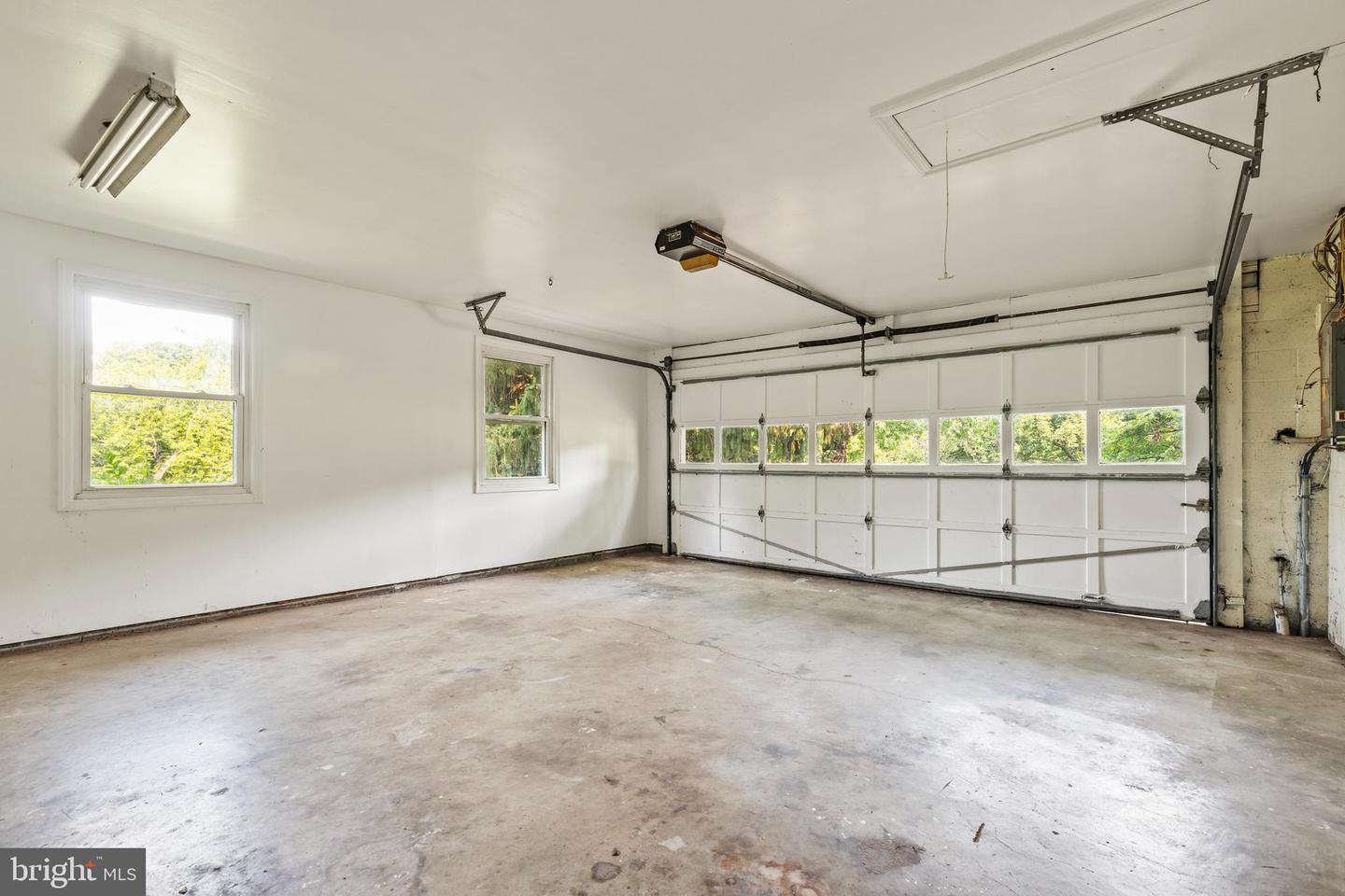 6907 Clifton Rd Property Photo 21
