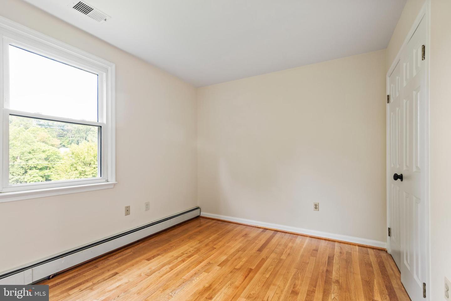 6907 Clifton Rd Property Photo 30