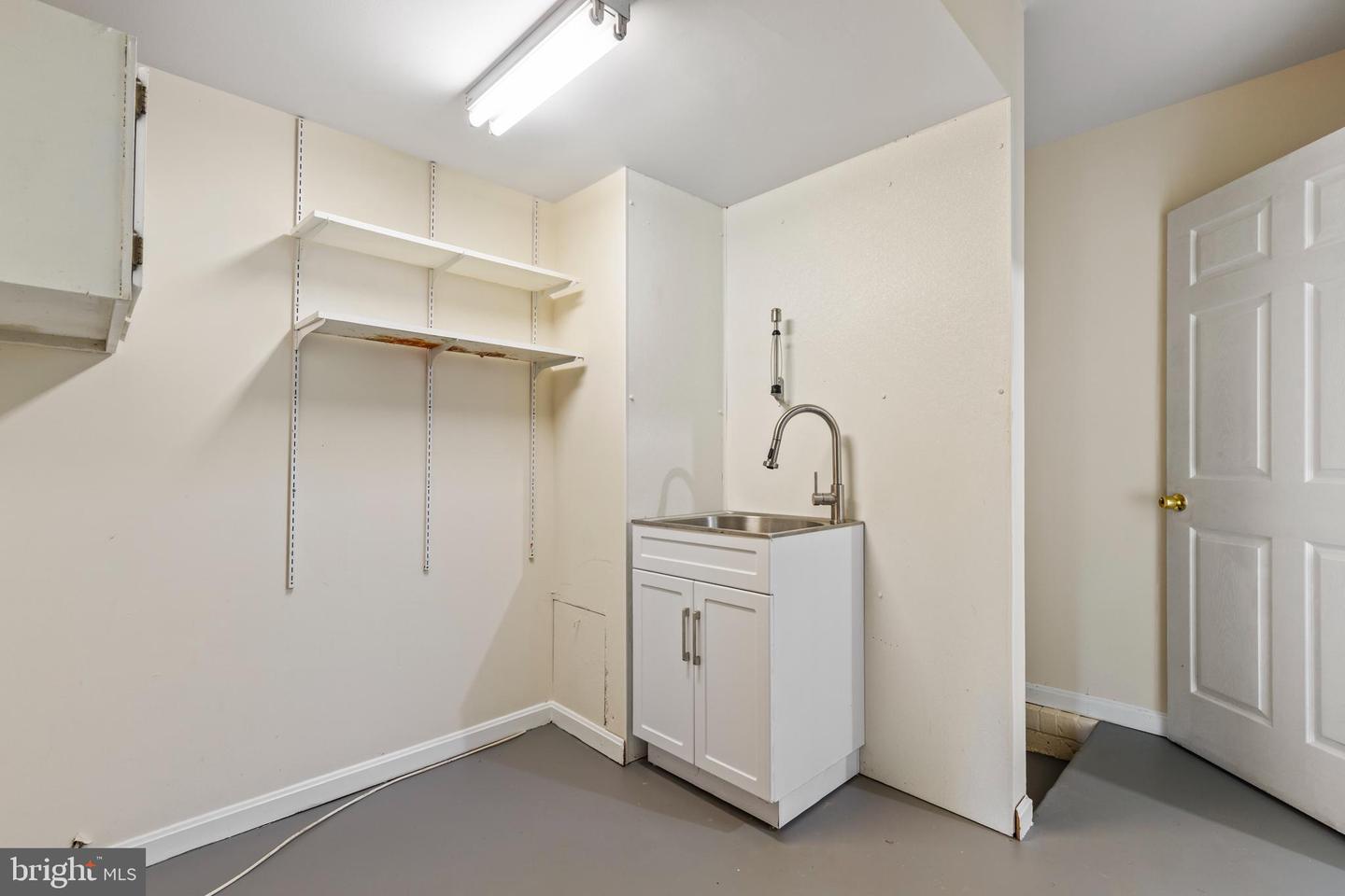 6907 Clifton Rd Property Photo 43