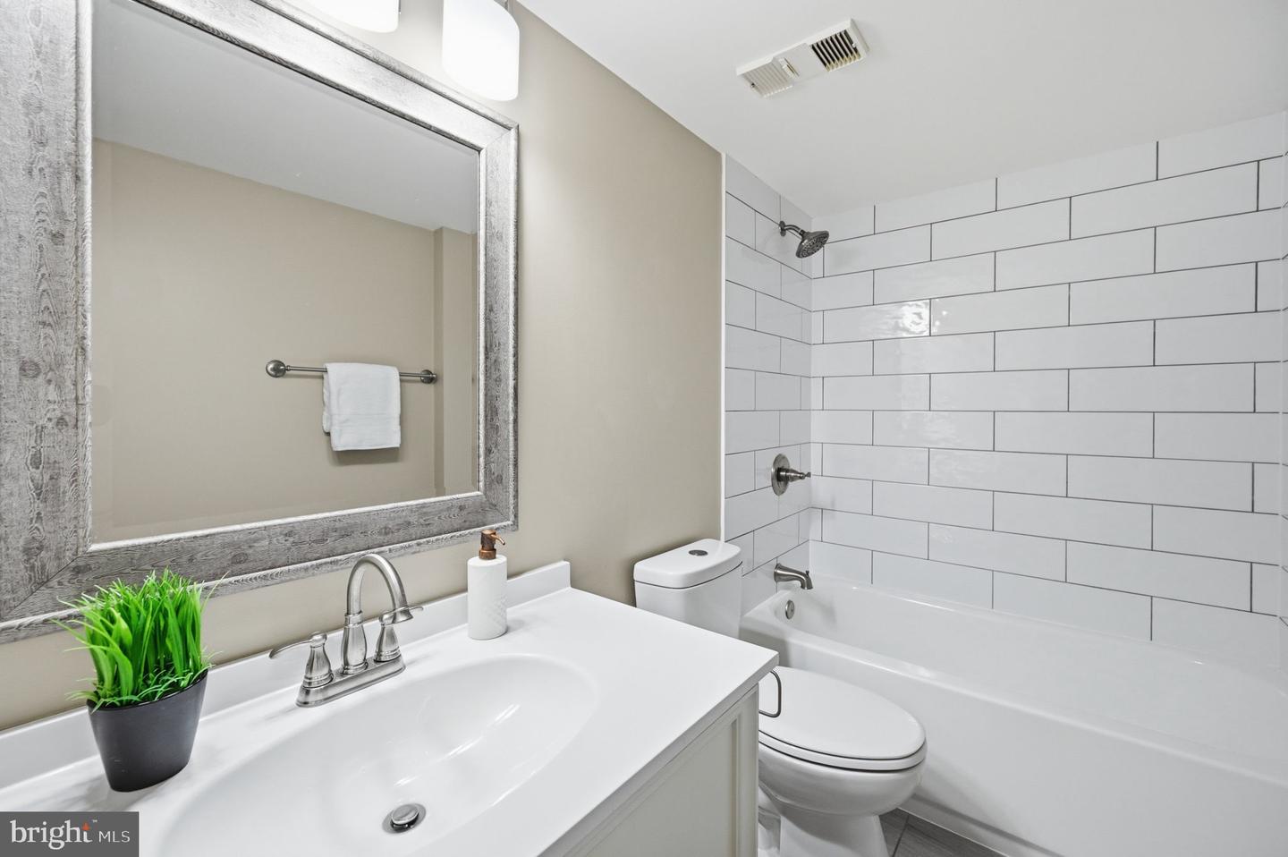 5928 Cove Landing Rd #101 A Property Photo 25