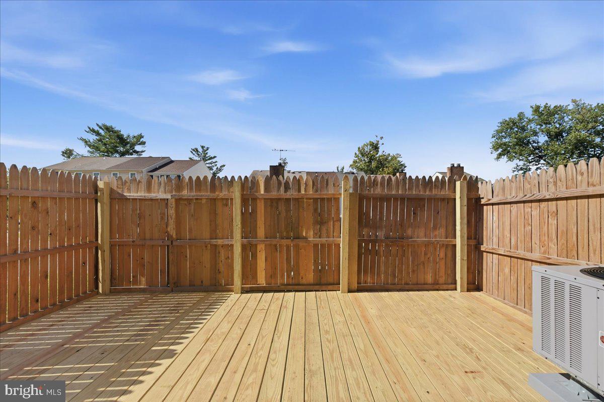 13831 Claret Ct Property Photo 23