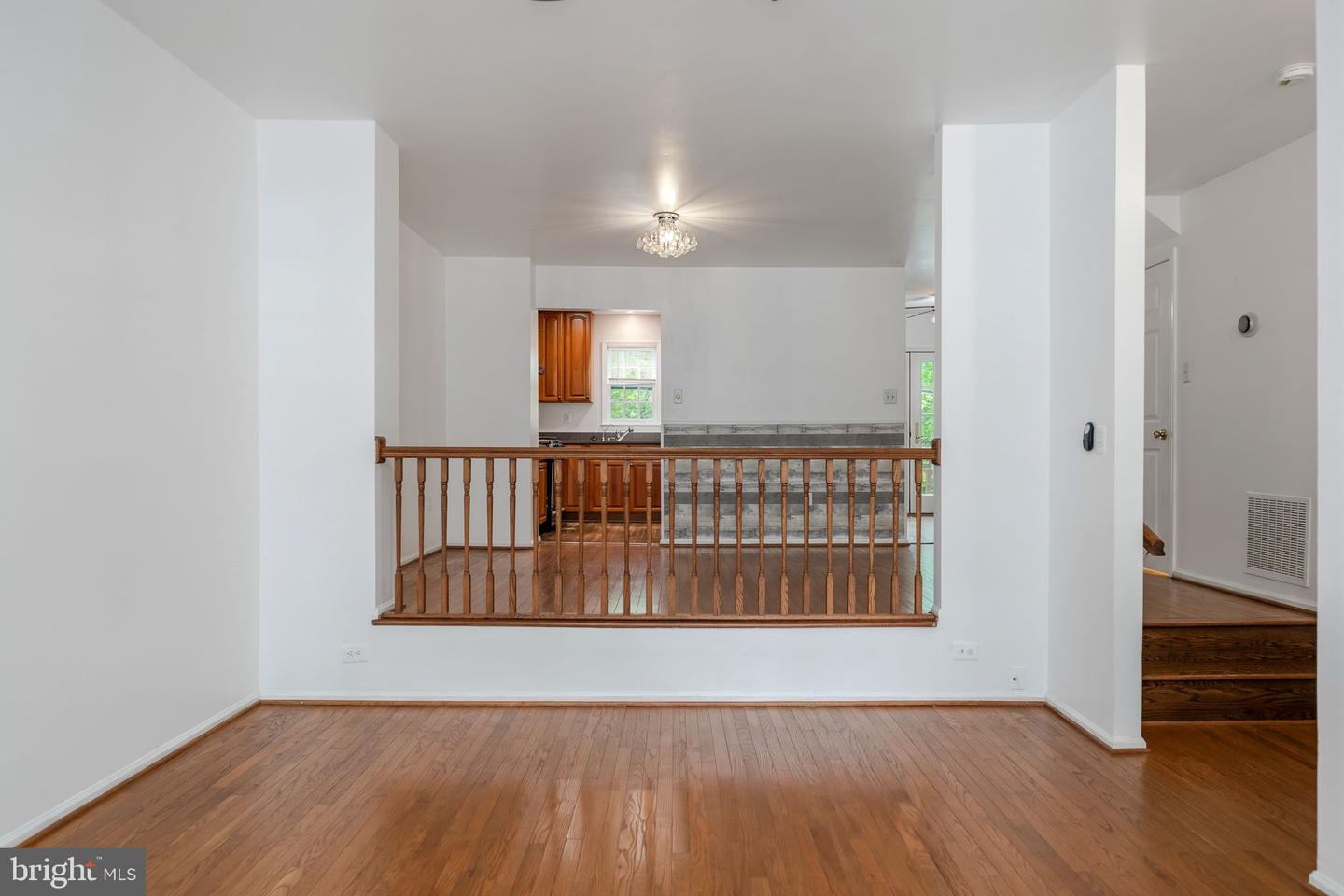 8207 Cedar Landing Ct Property Photo 7