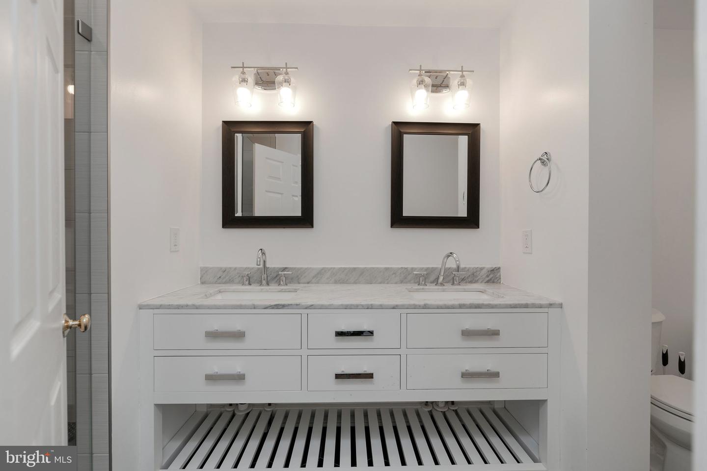 8207 Cedar Landing Ct Property Photo 25