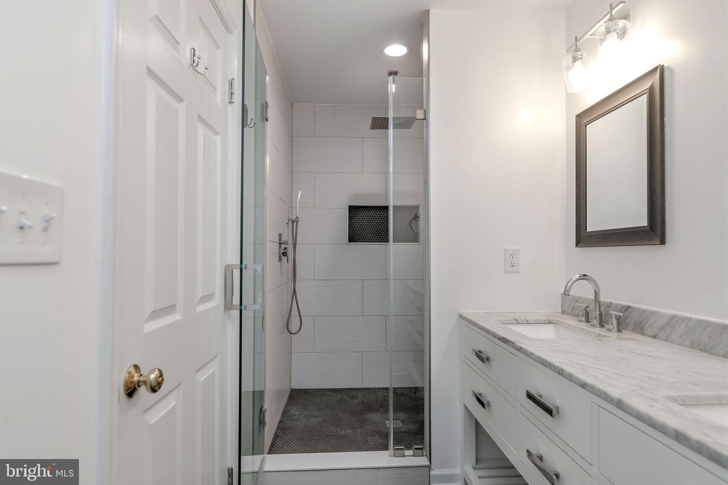 8207 Cedar Landing Ct Property Photo 27