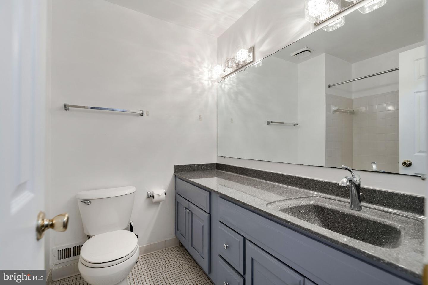 8207 Cedar Landing Ct Property Photo 33