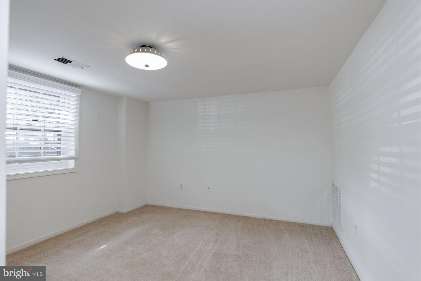 8207 Cedar Landing Ct Property Photo 35