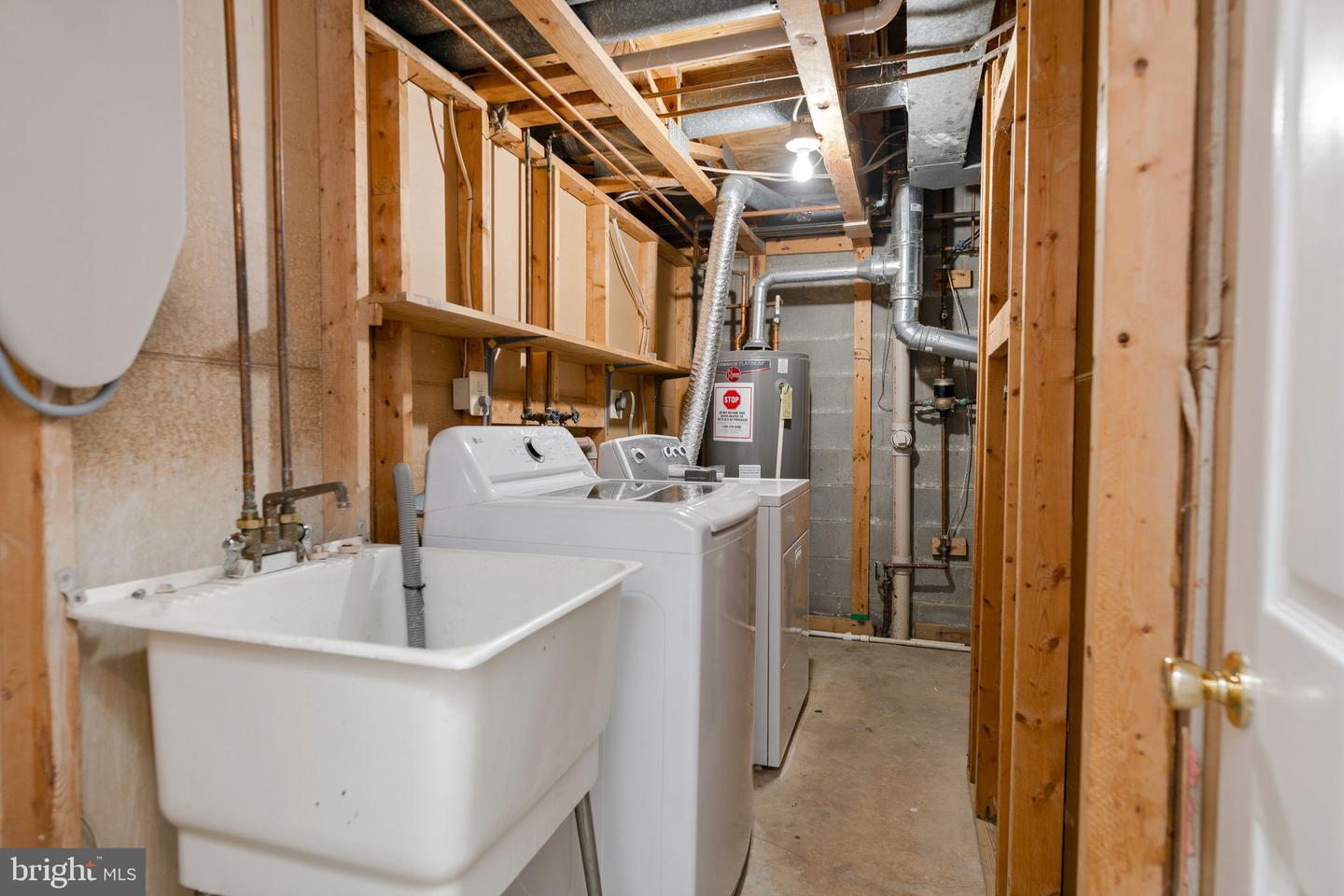 8207 Cedar Landing Ct Property Photo 39