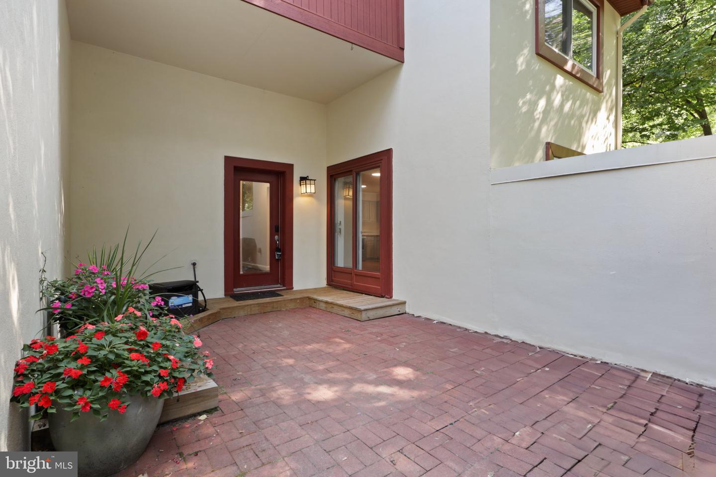 1595 Inlet Ct Property Photo 3