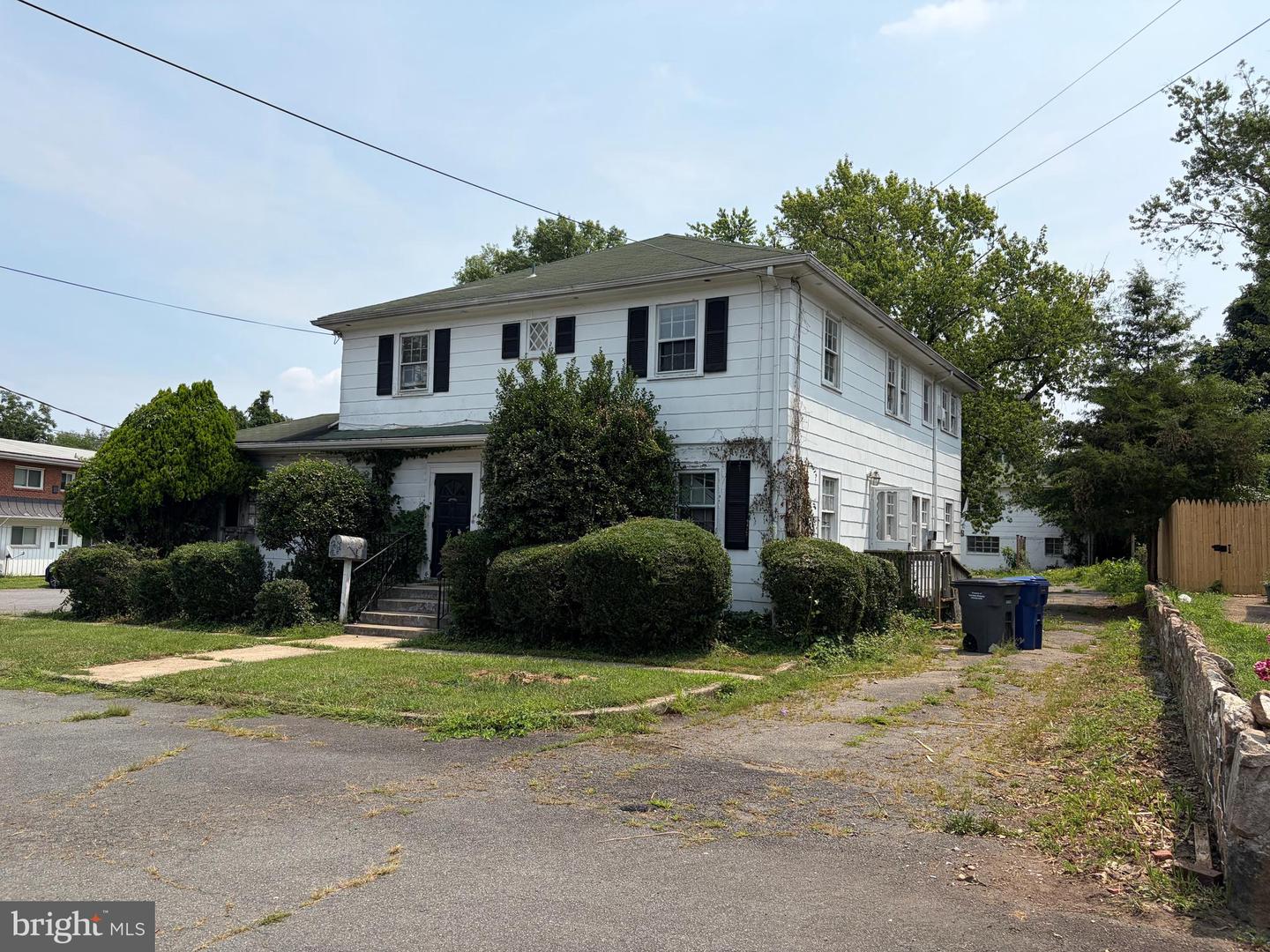 2767 Annandale Rd Property Photo 1