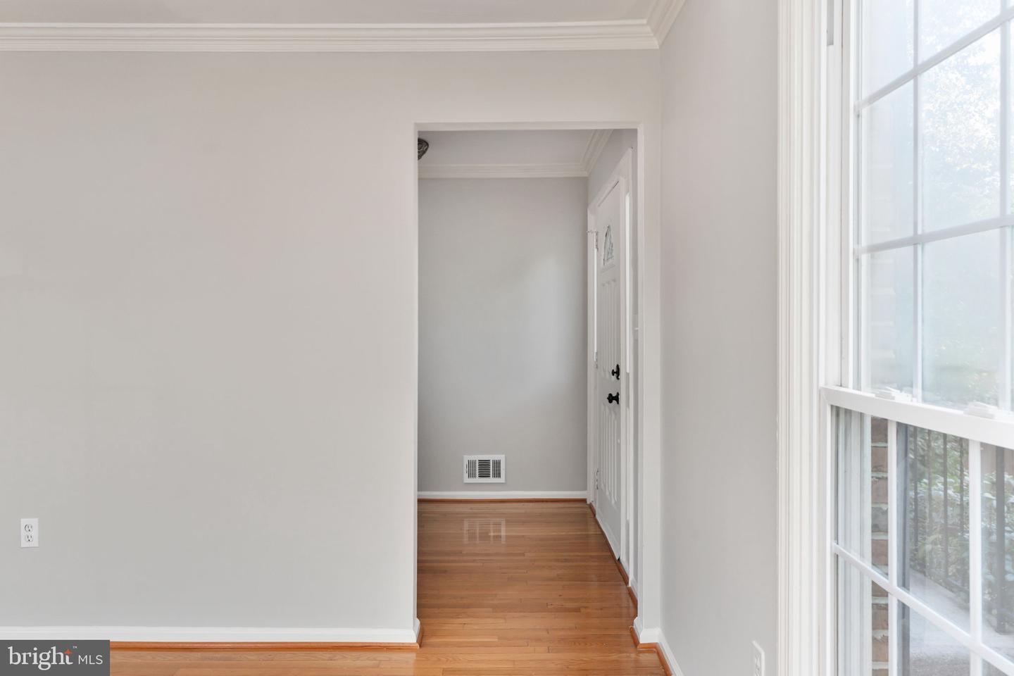 7512 Oldham Way Property Photo 6