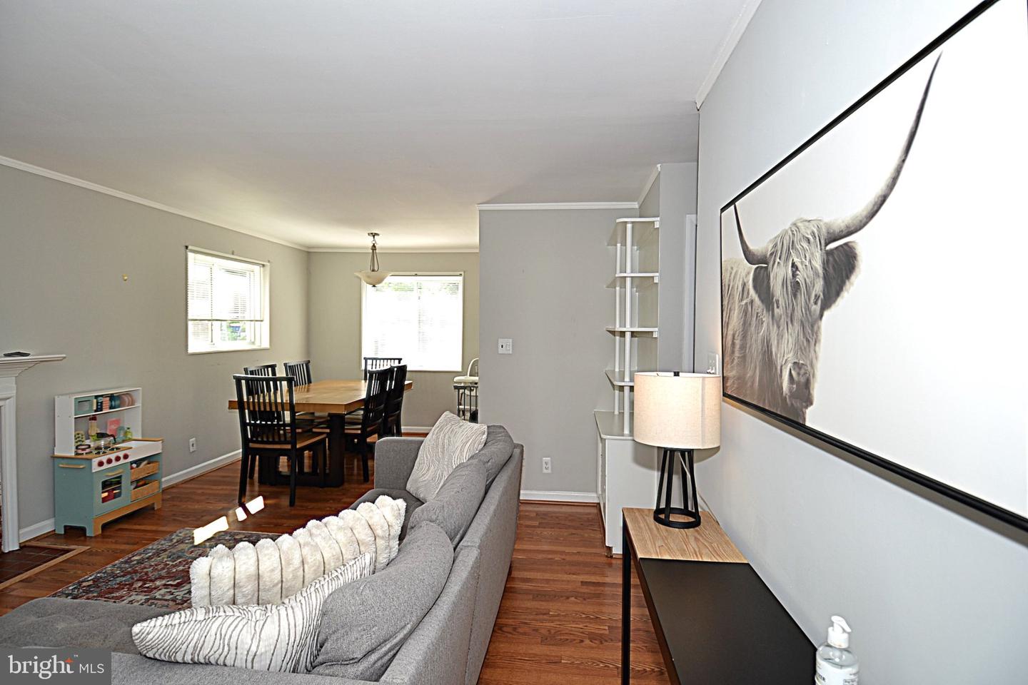 7025 Strathmore St Property Photo 5