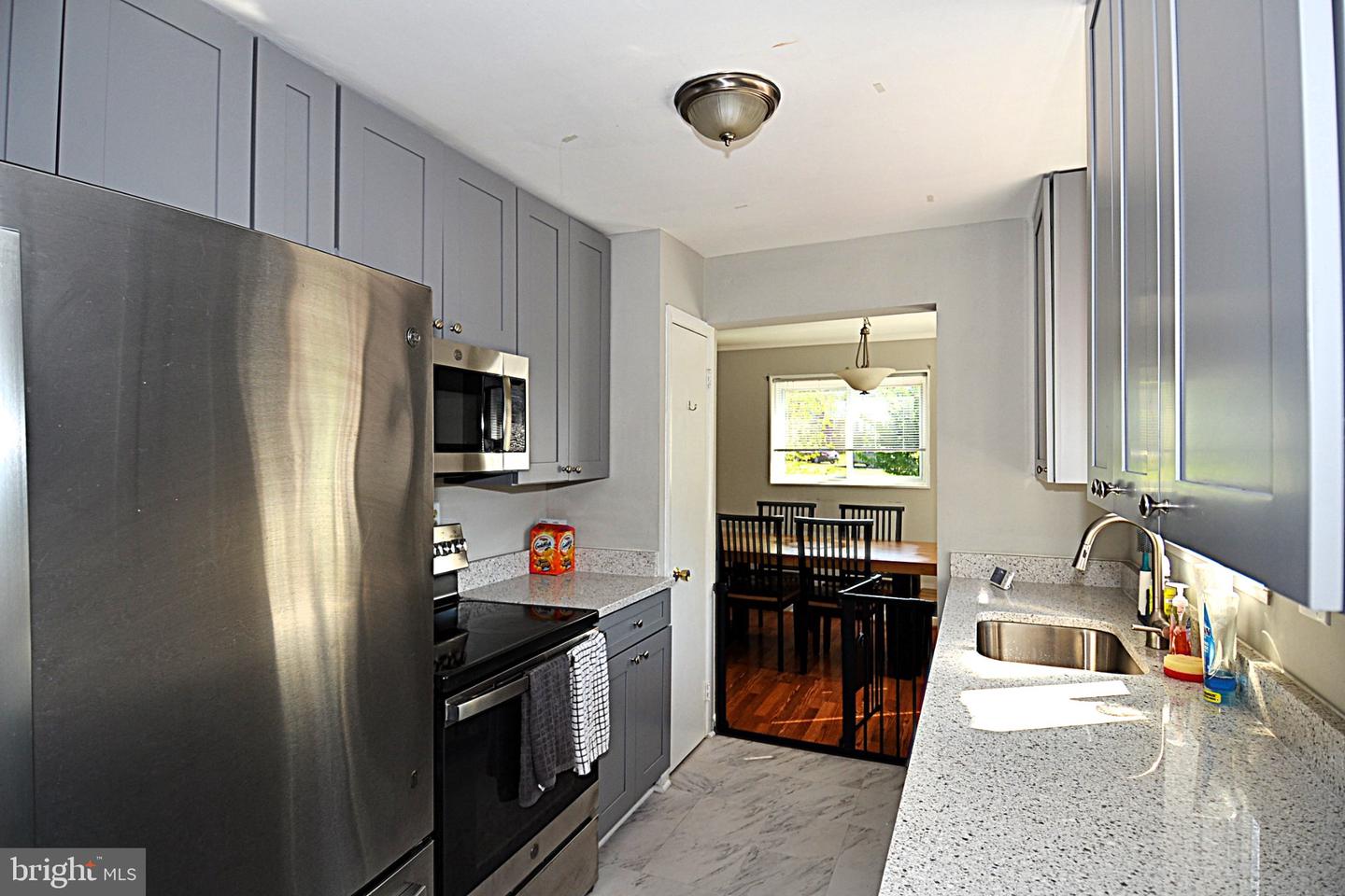 7025 Strathmore St Property Photo 10