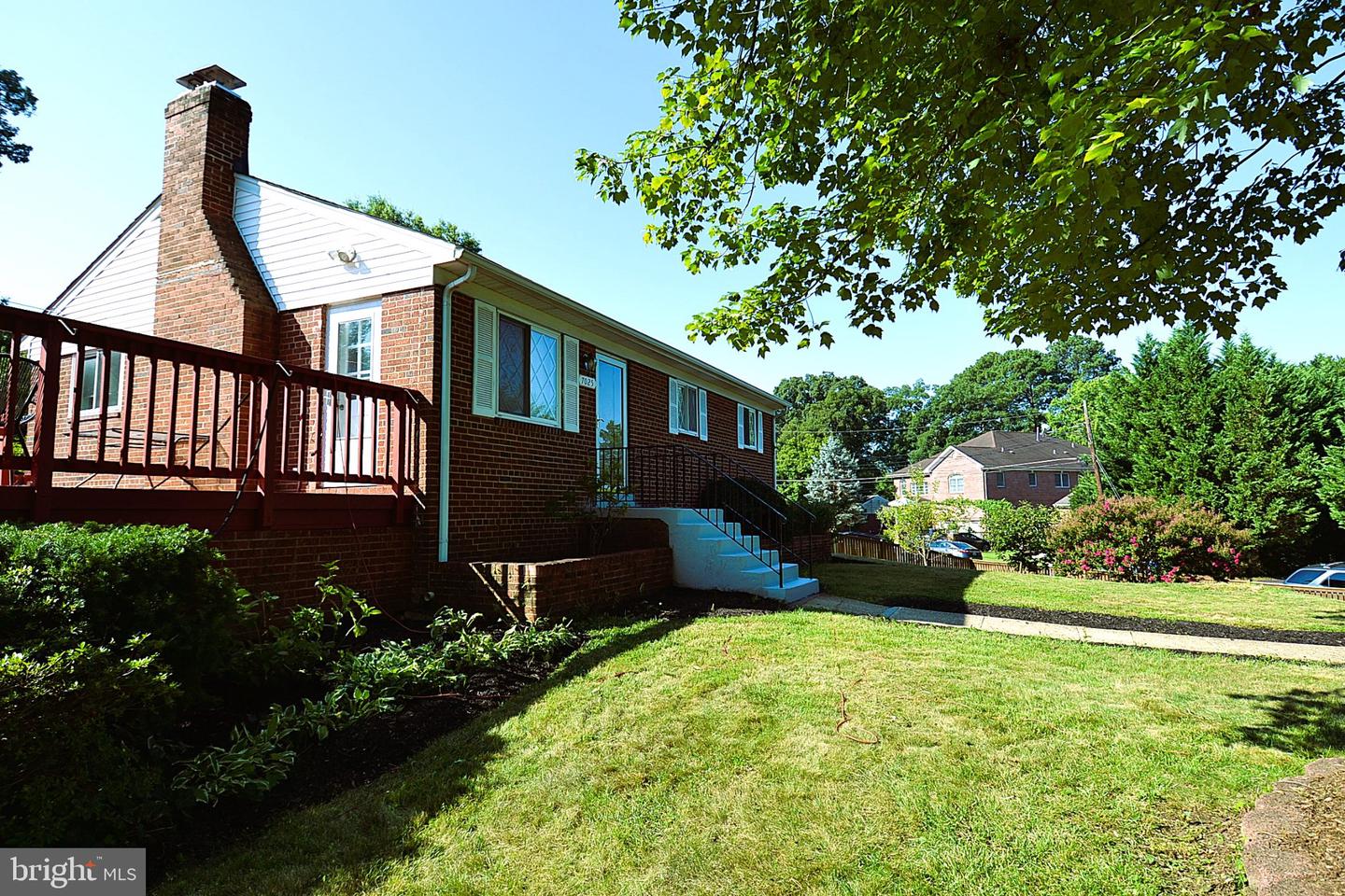 7025 Strathmore St Property Photo 16