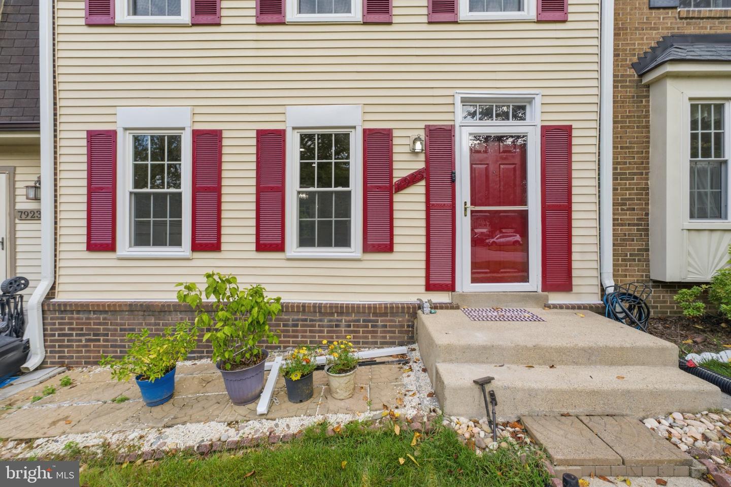 7925 Pebble Brook Ct Property Photo 1