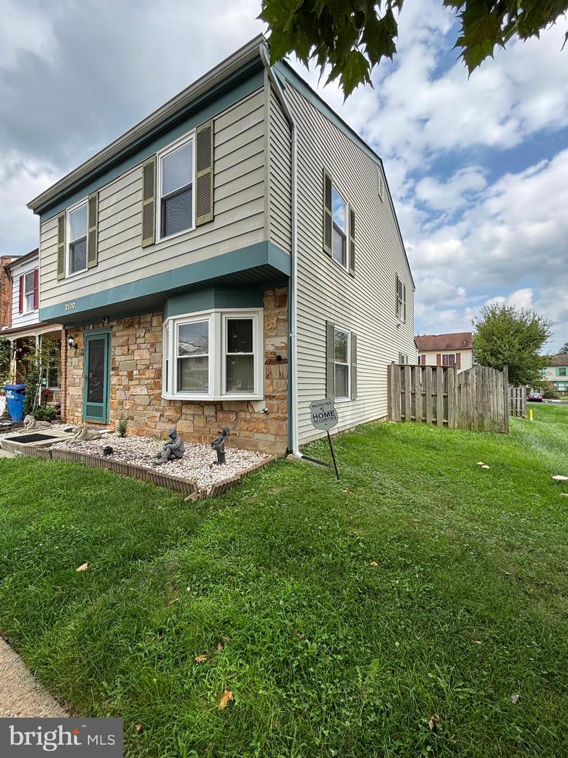 2100 Mager Dr Property Photo 4