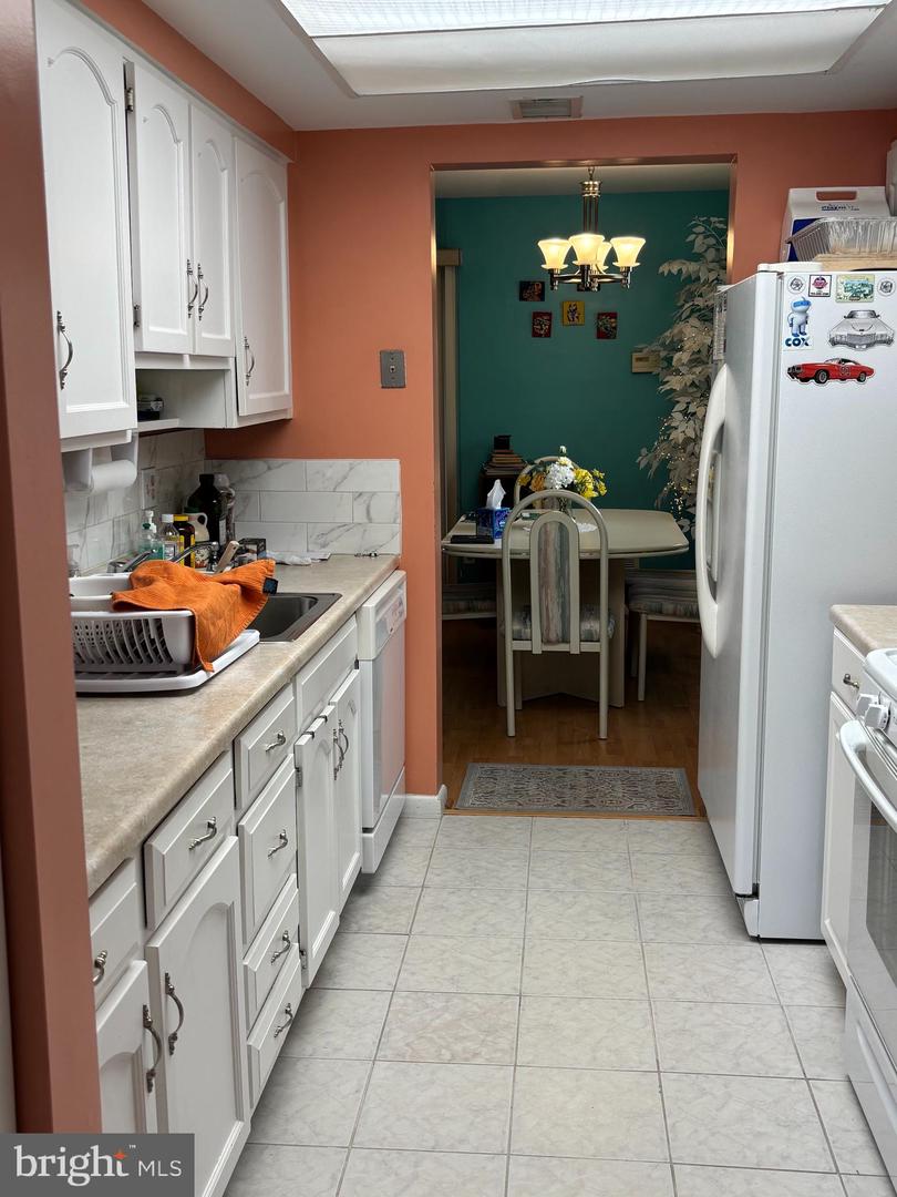 2100 Mager Dr Property Photo 7