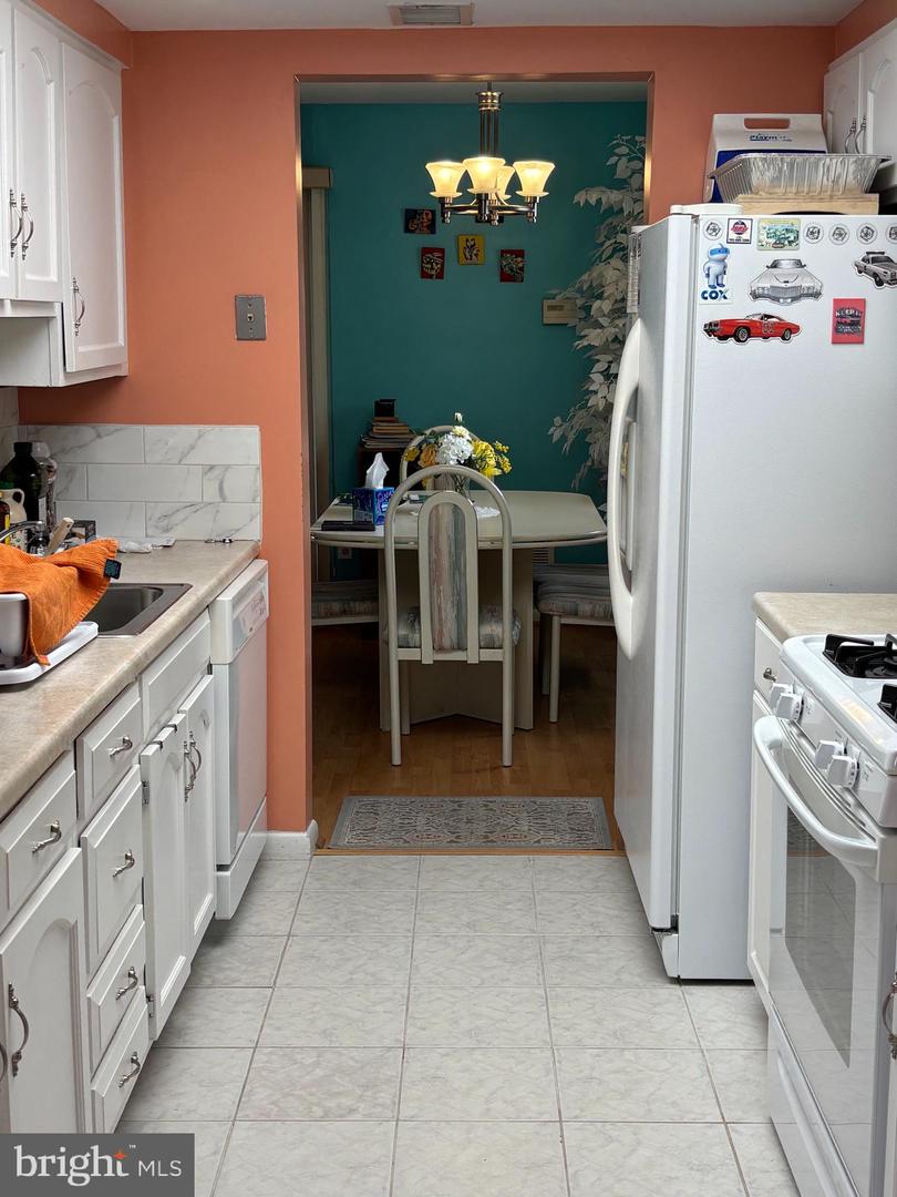 2100 Mager Dr Property Photo 8