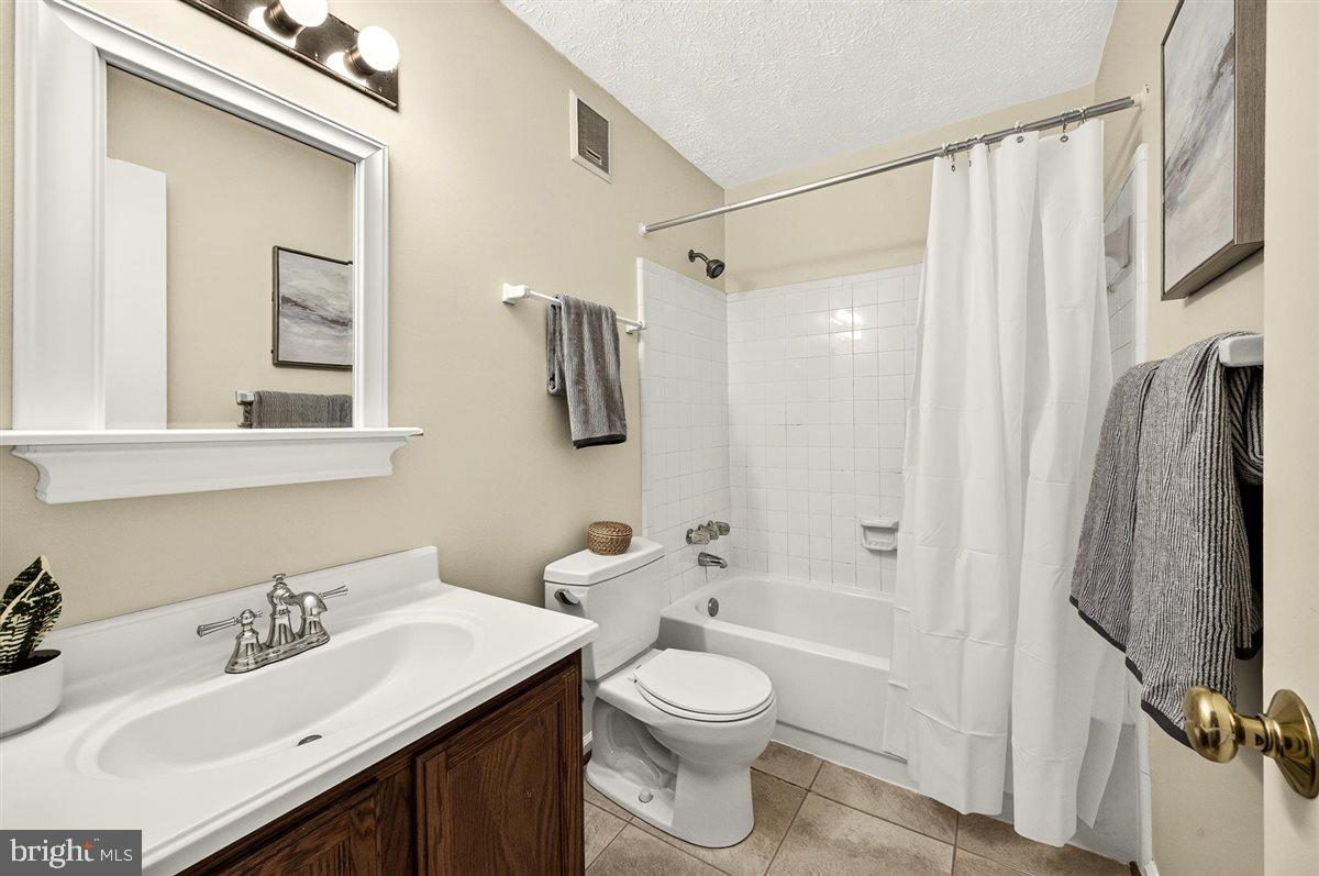 2316 Hunters Run Dr Property Photo 29