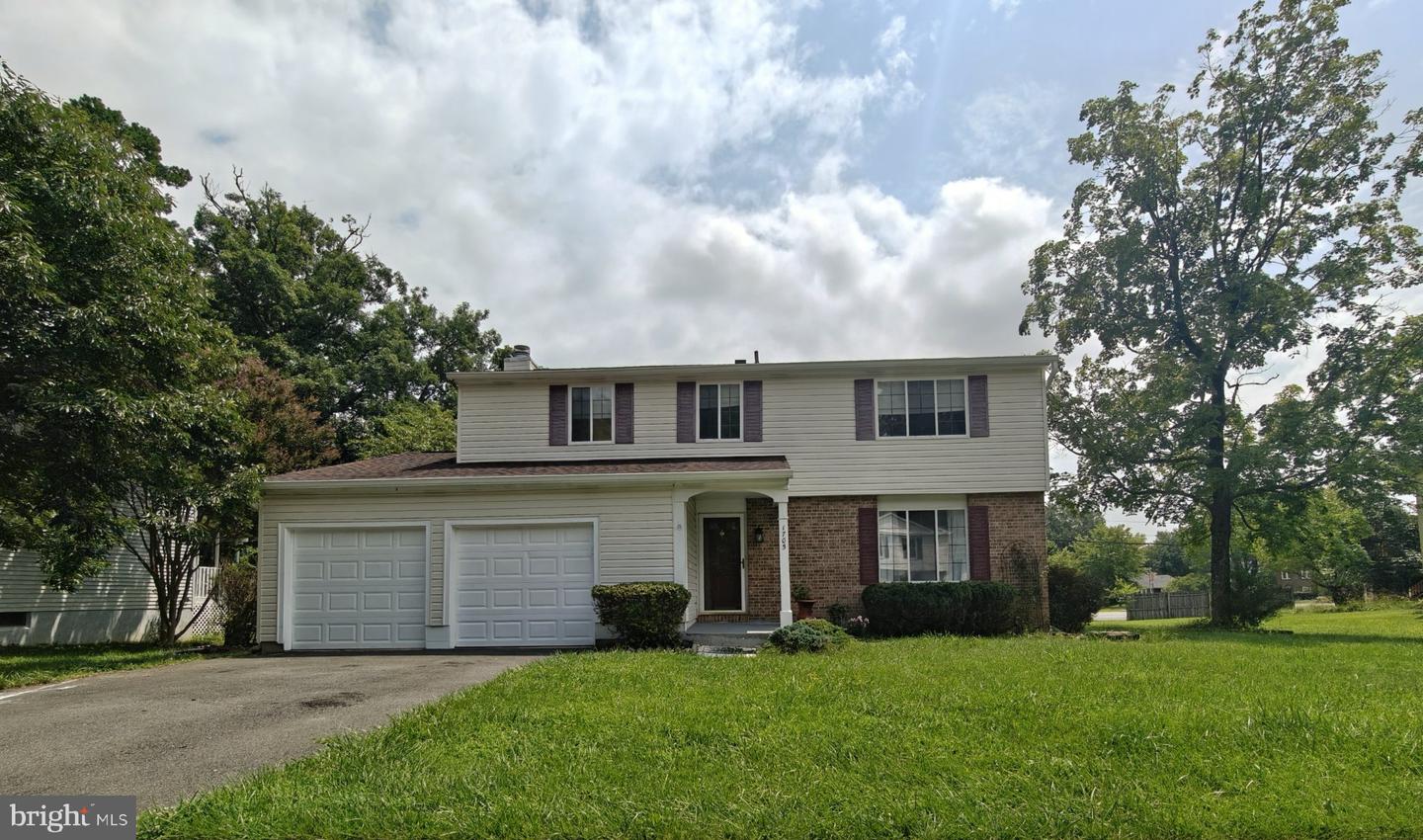 1705 Whitewood Ln Property Photo 1