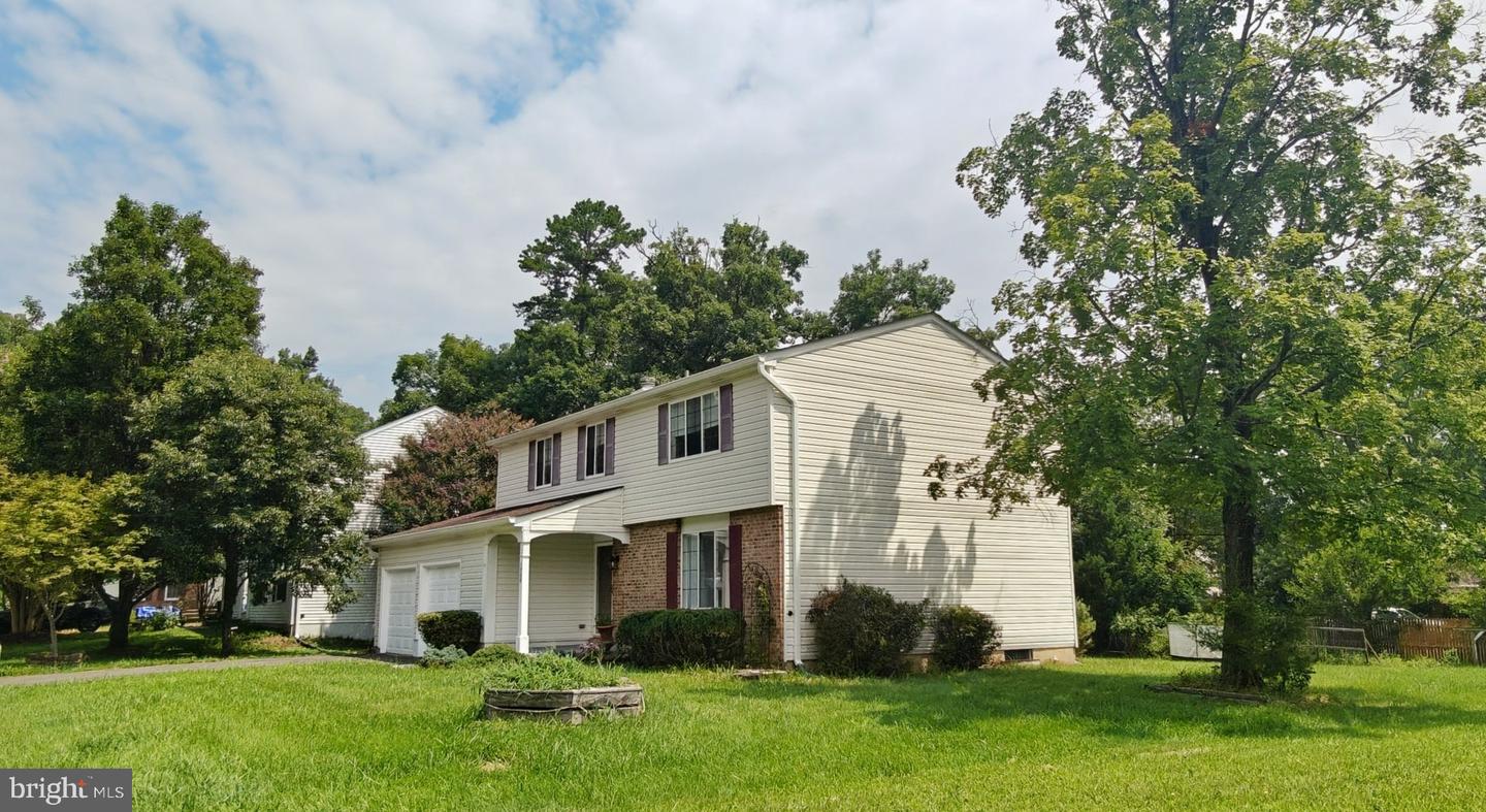 1705 Whitewood Ln Property Photo 2