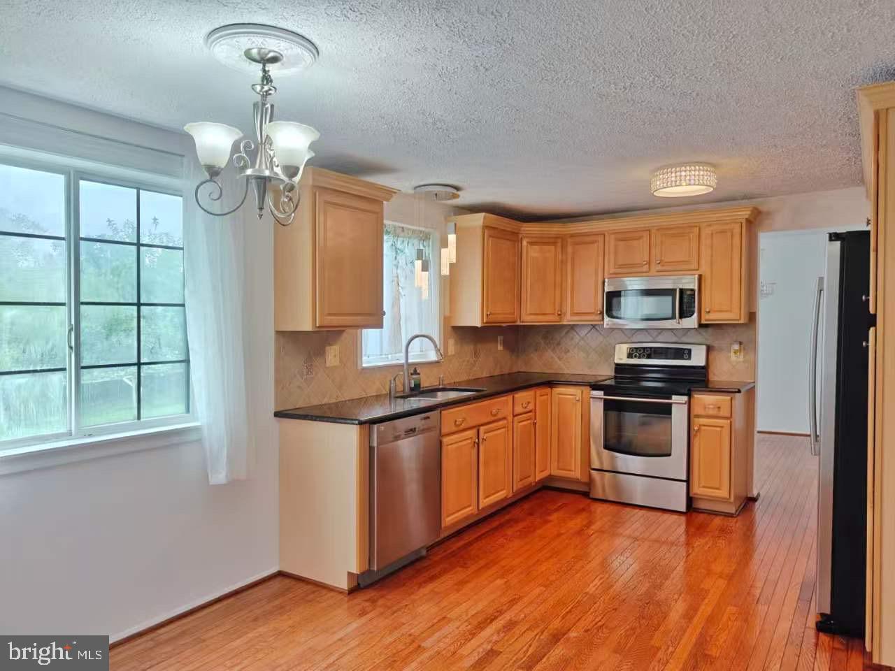 1705 Whitewood Ln Property Photo 7
