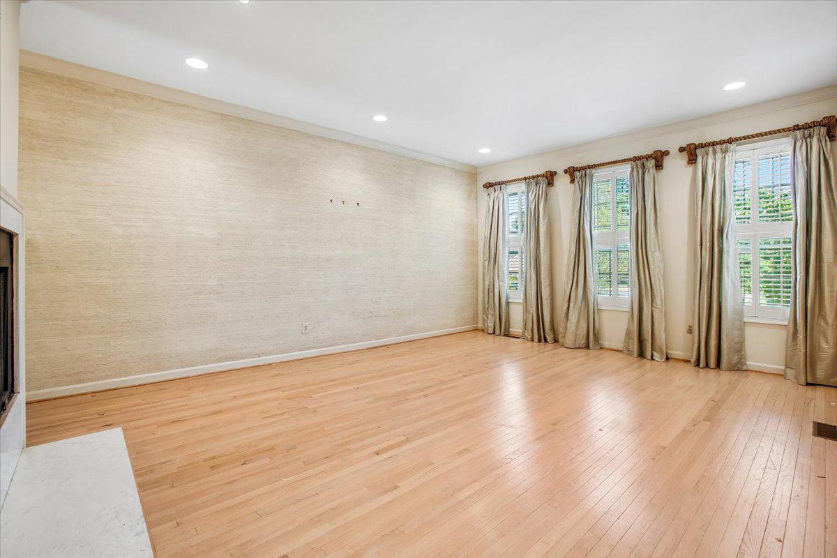 1403 Mclean Mews Ct Property Photo 5