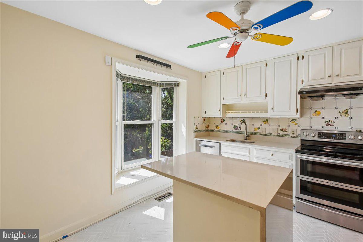 1403 Mclean Mews Ct Property Photo 18