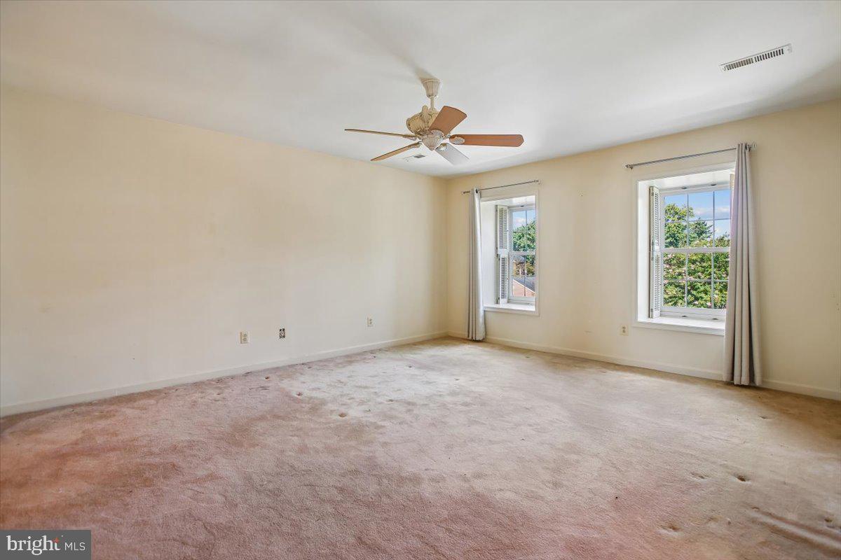 1403 Mclean Mews Ct Property Photo 32