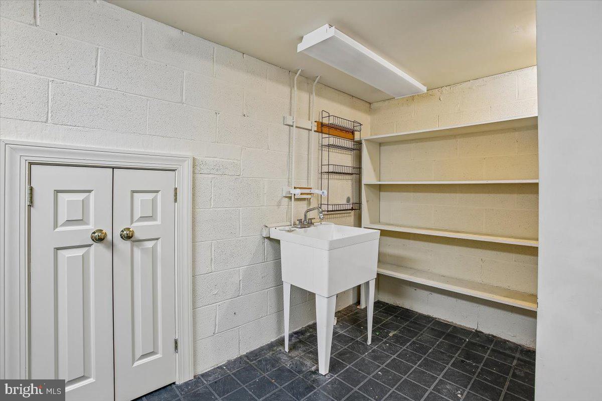 1403 Mclean Mews Ct Property Photo 53