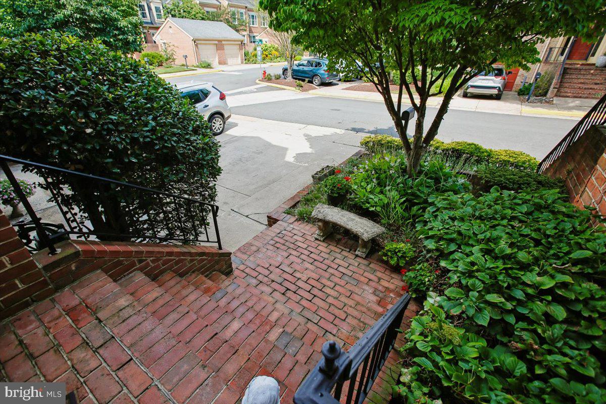 1403 Mclean Mews Ct Property Photo 73