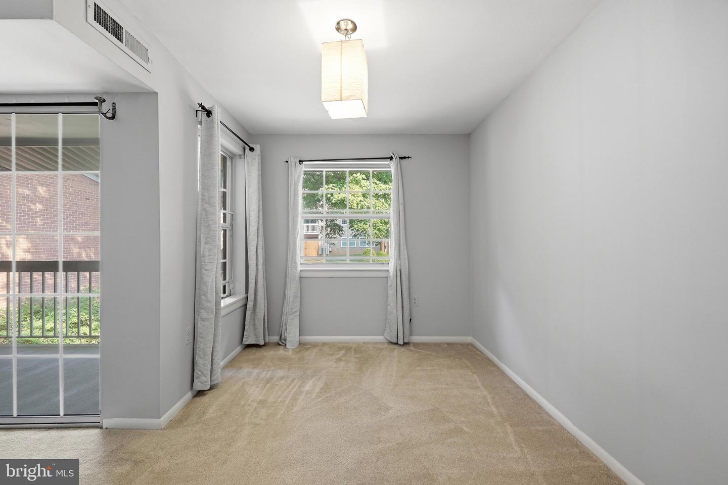1914 Wilson #204 Property Photo 10