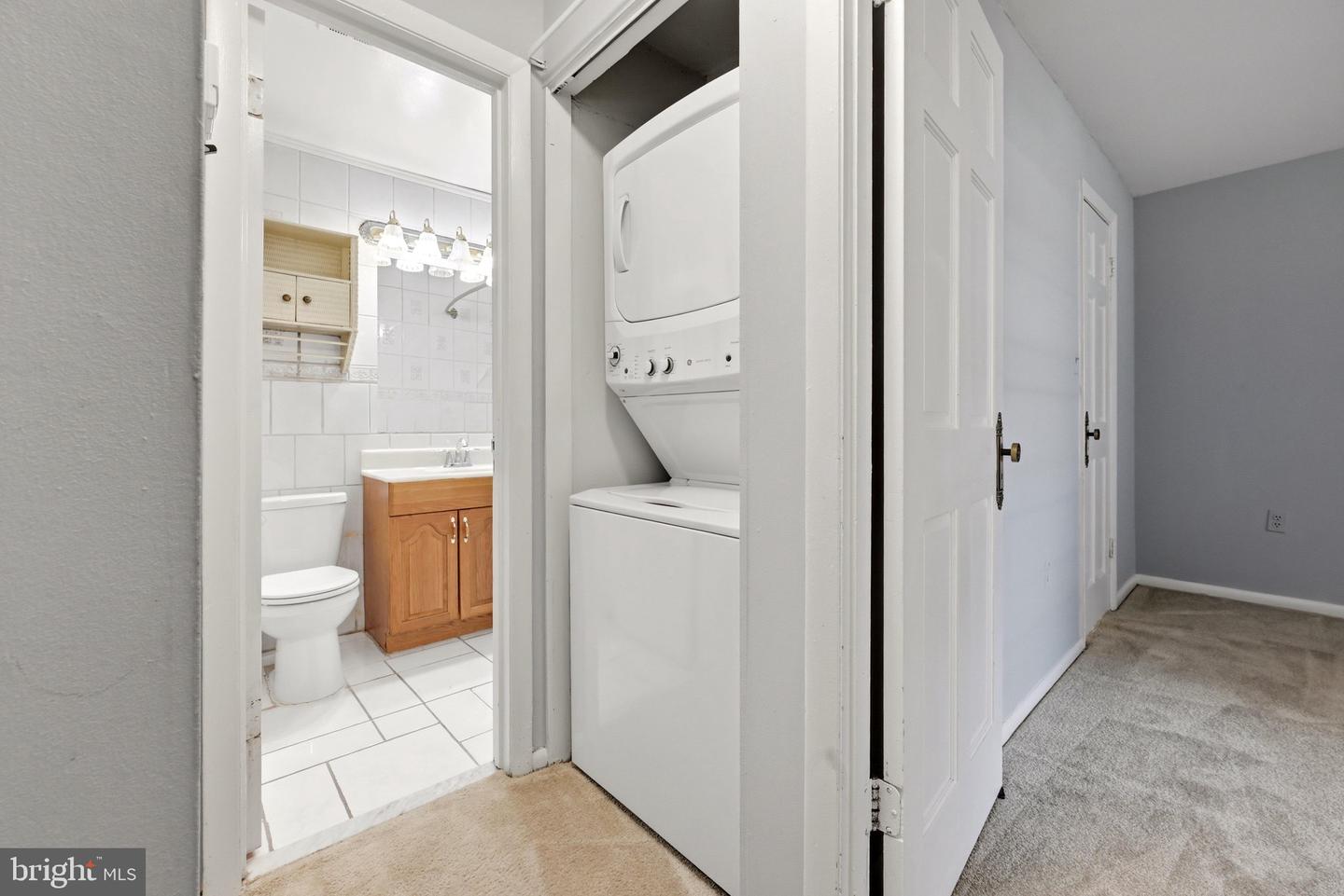 1914 Wilson #204 Property Photo 17