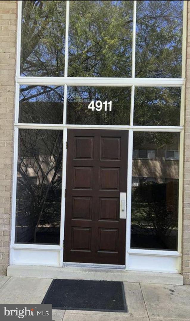4911 AMERICANA DR #101 Property Photo 1